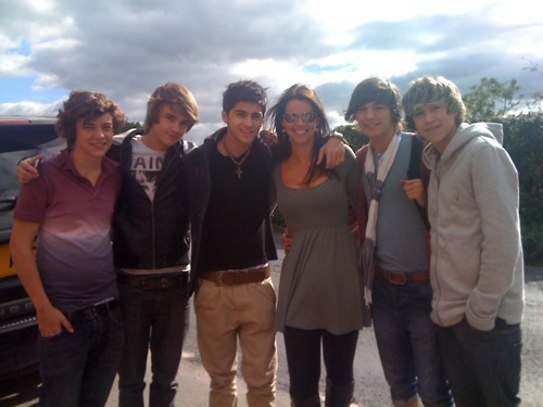 One Direction :&#8217;) Awww look so young