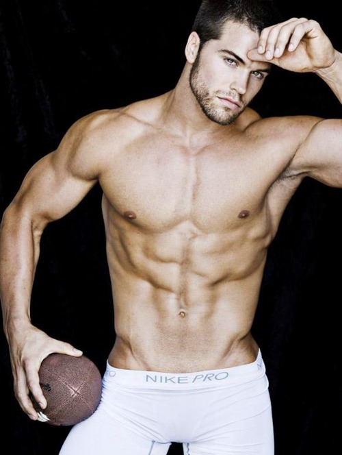 musclemenzone:

JED HILL.
