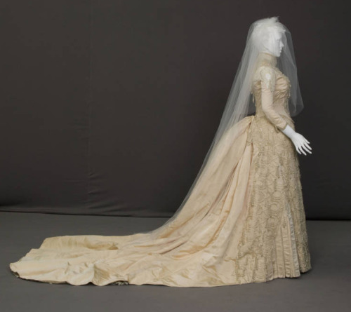 Wedding dress 1887 From the Chicago History Museum Wedding dress 1887