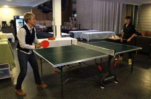 Ellen &amp; Justin playing Ping Pong!