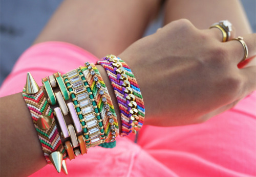 what-do-i-wear:

D.I.Y. Embellished Friendship Bracelets (image: honestlywtf)