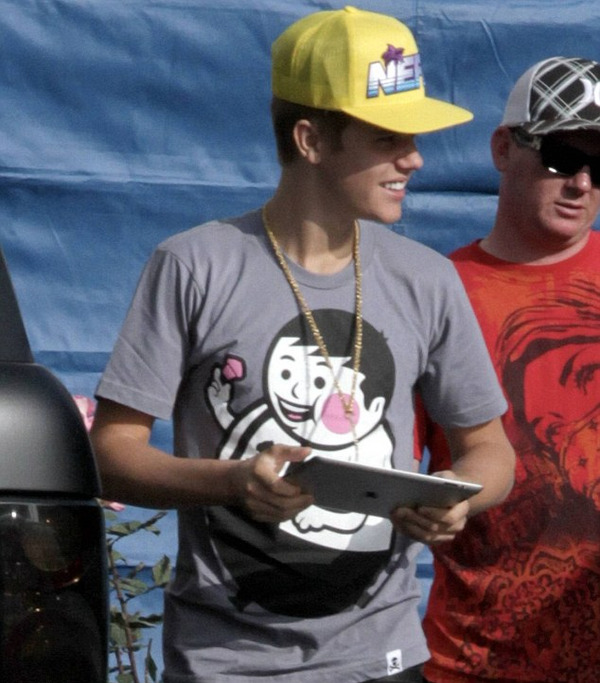 Justin this morning before shooting the Boyfriend video (April 21)