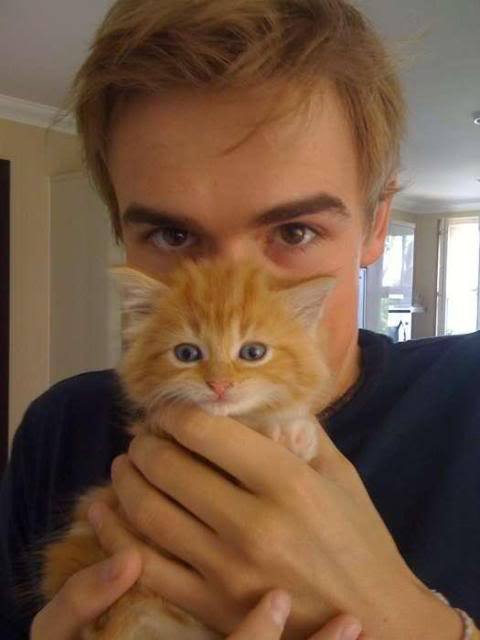 Tom with kitten Marvin Most adorable thing i've seen Tom Fletcher Marvin