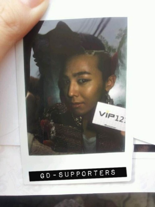 G-Dragon Polaroid from Inkigayo
Source: @gd_supporters