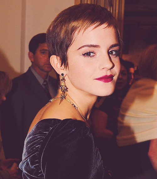 Tags Emma Watson candid Posted 5 days ago with 176 notes reblog this 