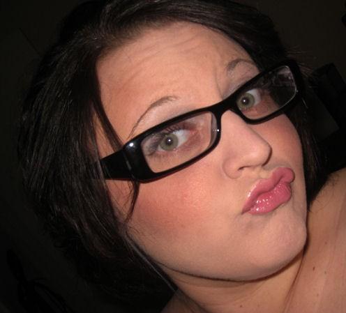 duckface + pile o&#8217; lipgloss = fuck, lady, get that thing you call a mouth away from us before it drips off your face and onto our shoes or something