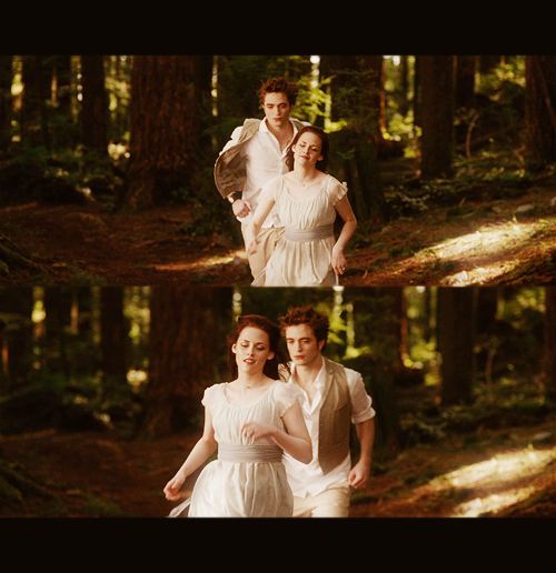 sunni-sideup:  msincredible:  (via fuckyeahedwardandbella) I seriously can’t wait for Breaking Dawn (part two) &lt;3  FLASHBACK TO THE 1800s Y’ALL 