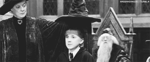 Harry Potter and the Sorcerer’s Stone (2001) Check my HP tag to see the other gifs :) 