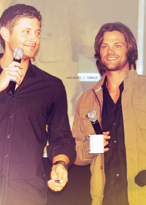 cwhroswell: jaredgrrl: Credit → here. Are they wearing matching tops again? 