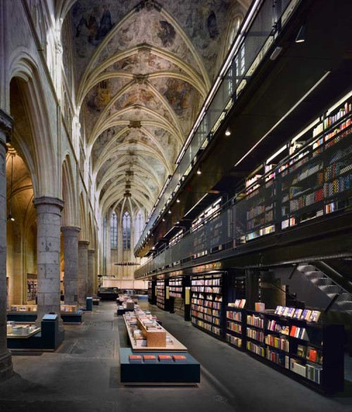 bookshelfporn: Bookshop Selexyz Dominicanen converted from an old Dominican church in Maastricht, Netherlands. Designed by Merkz+Girod Architects. 