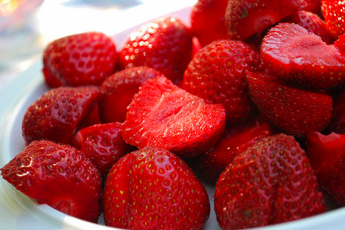 gettingtomygoalweightby2012: Hi, strawberries &lt;3. 
