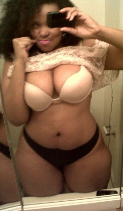 Thick black girls cell phone pics
